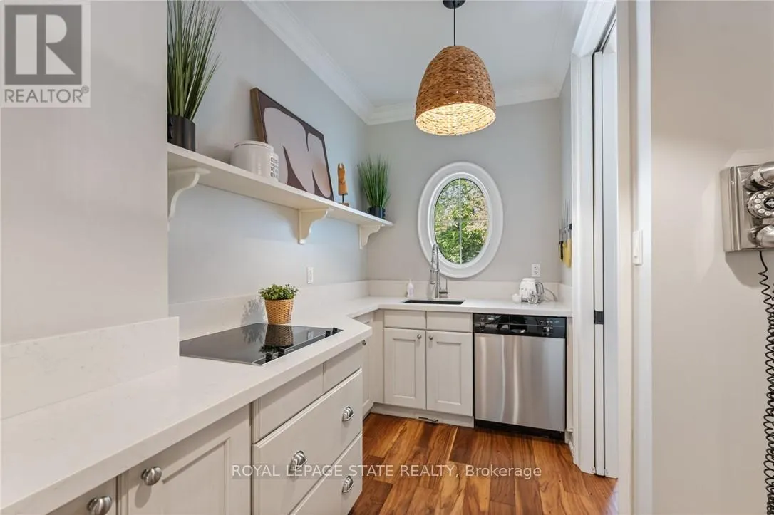 84 JERSEYVILLE ROAD W
