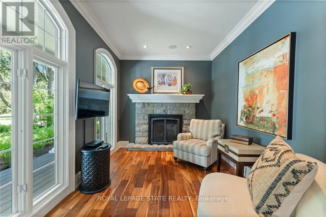 84 JERSEYVILLE ROAD W