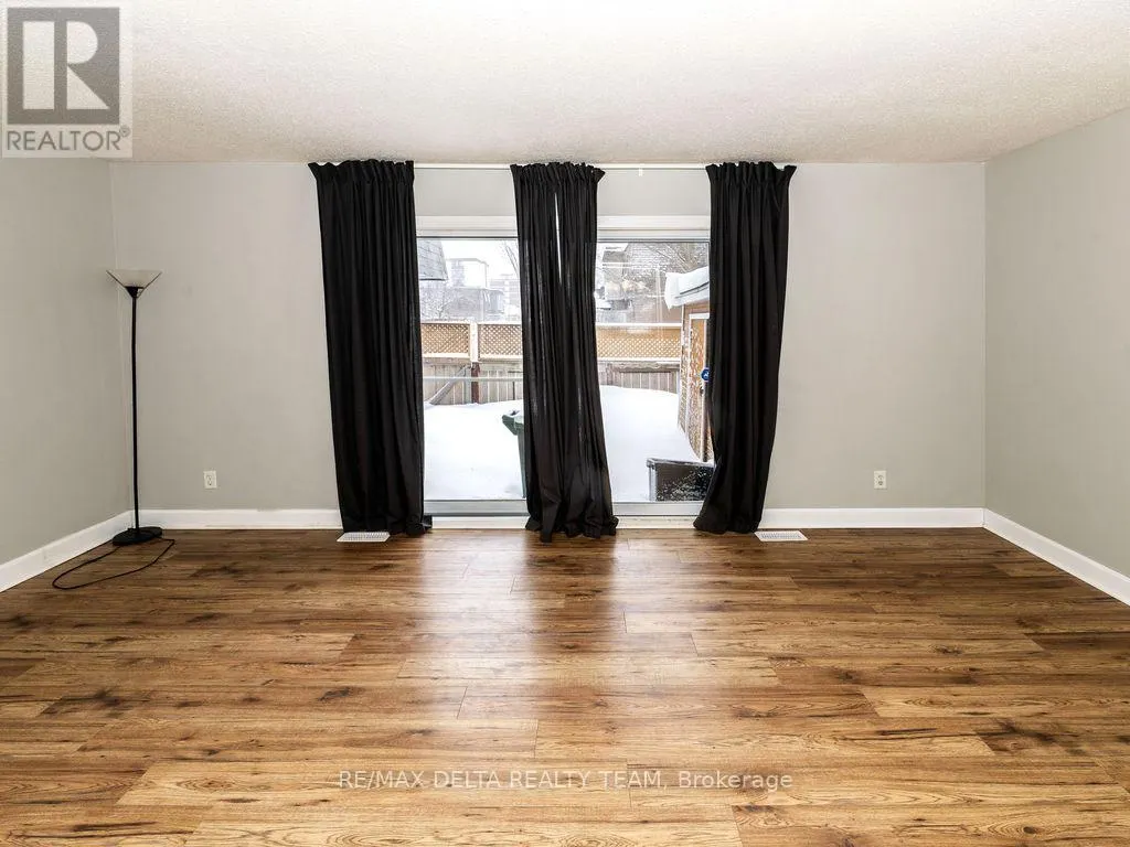 - - 3024 FAIRLEA CRESCENT