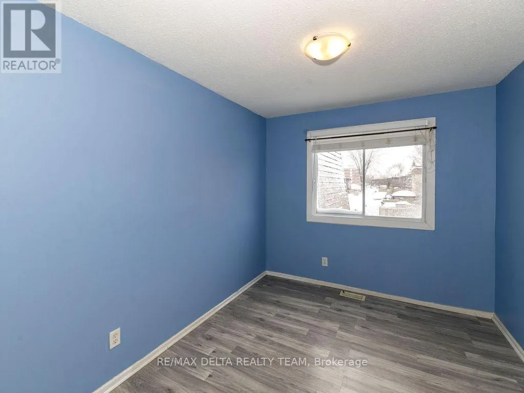 - - 3024 FAIRLEA CRESCENT