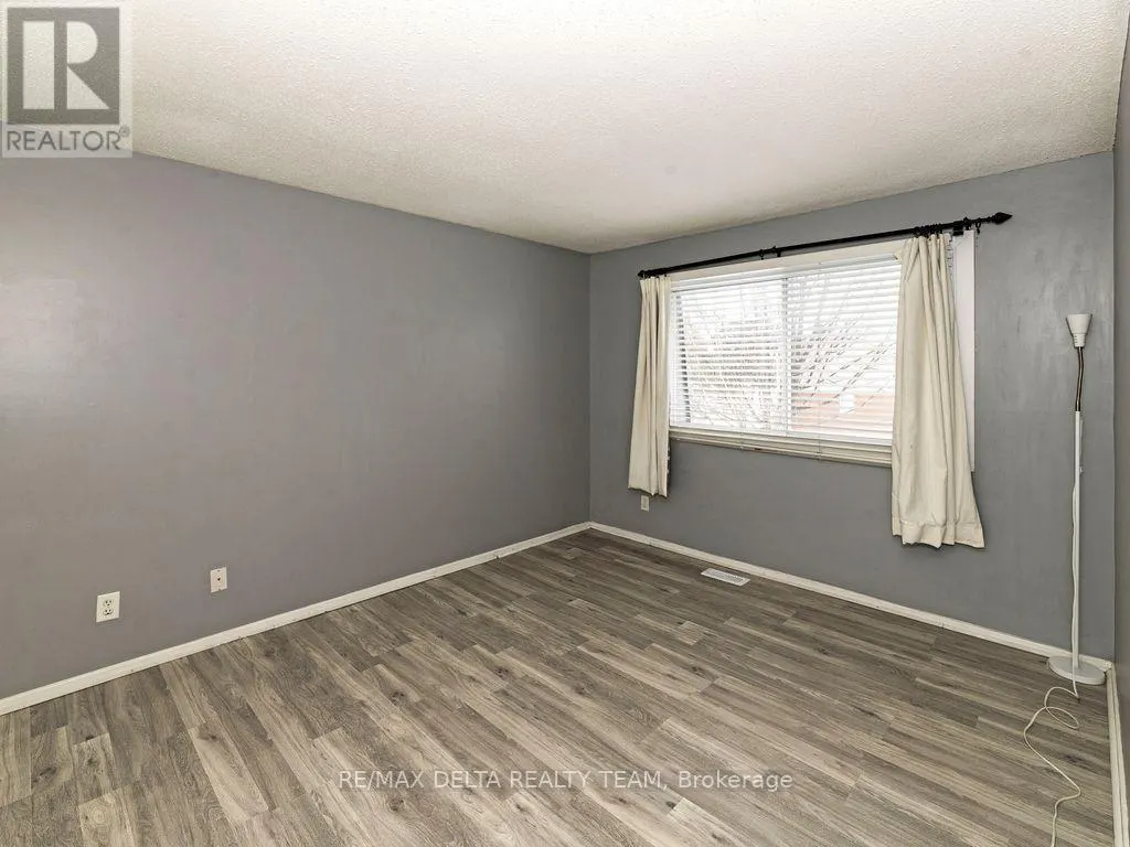 - - 3024 FAIRLEA CRESCENT