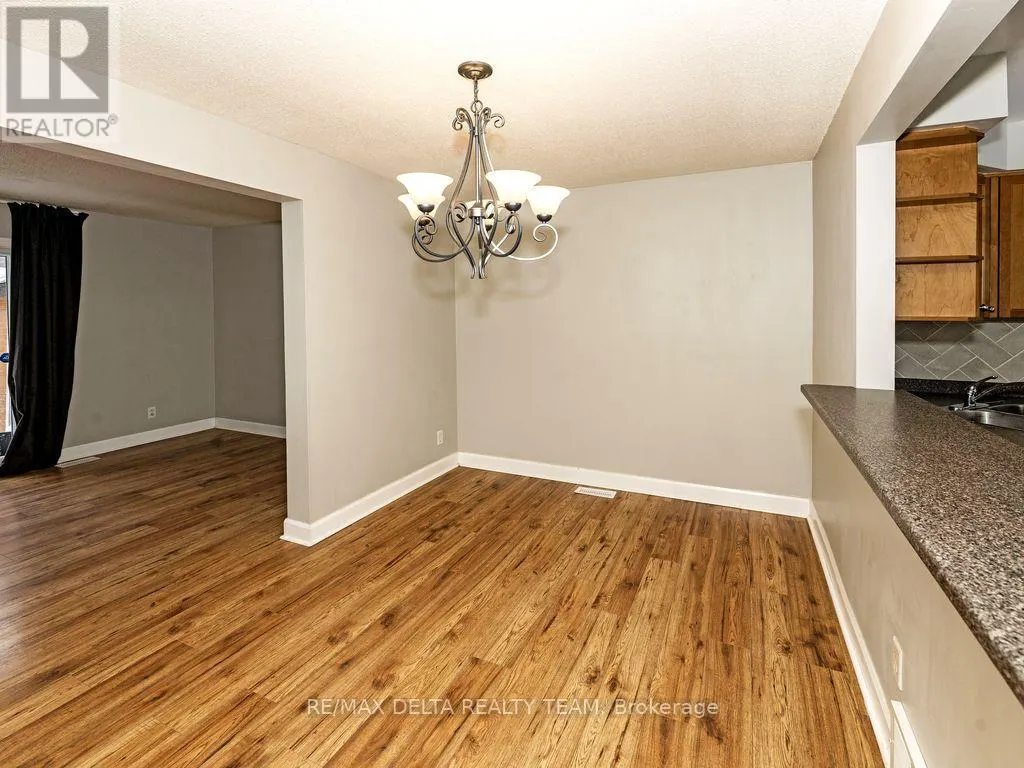 - - 3024 FAIRLEA CRESCENT