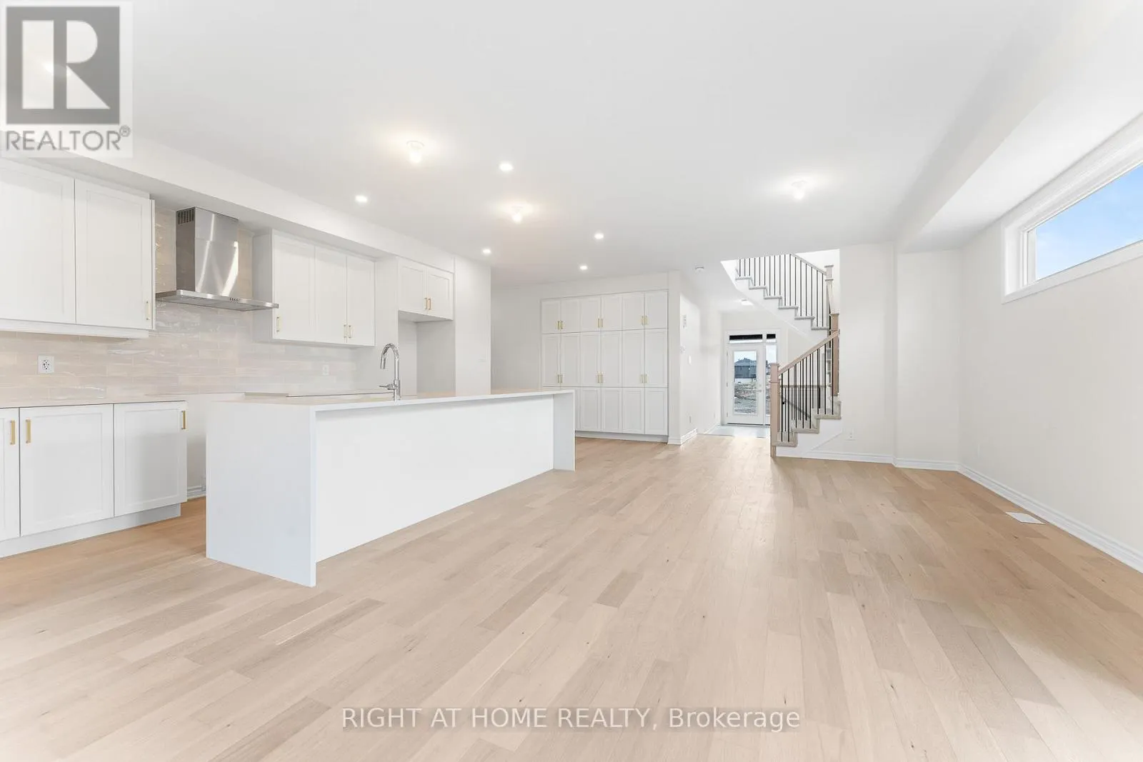 118 LUMEN PLACE