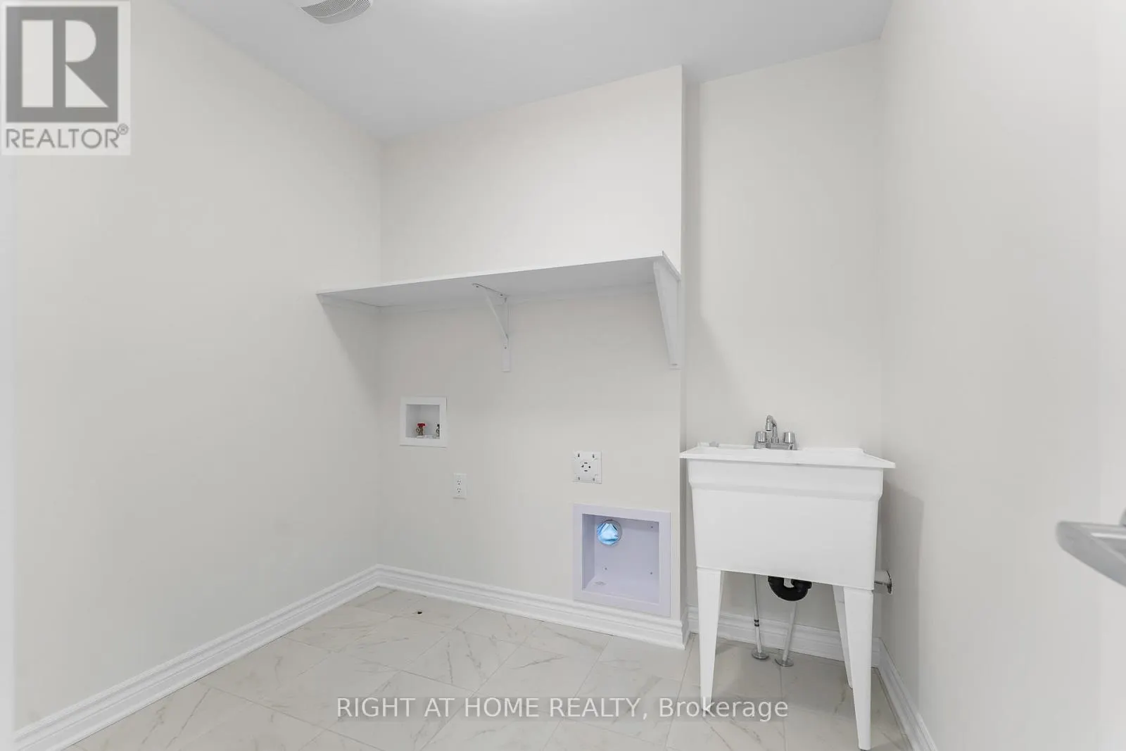 118 LUMEN PLACE