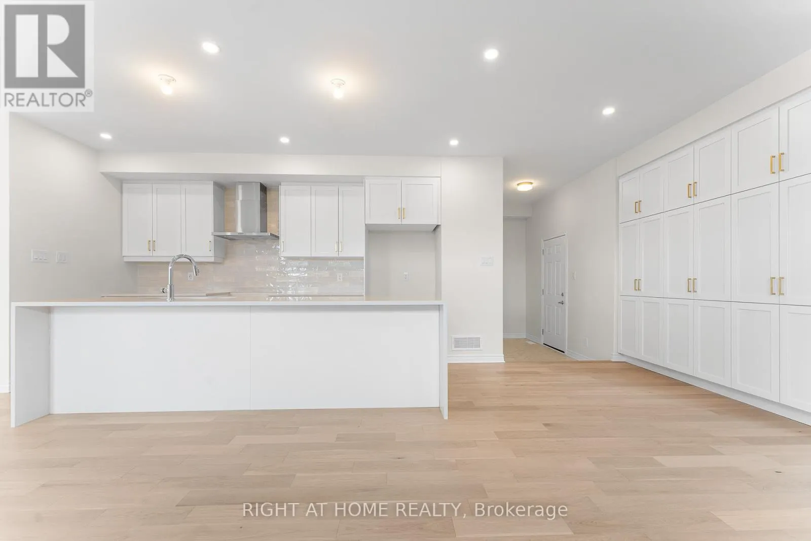 118 LUMEN PLACE
