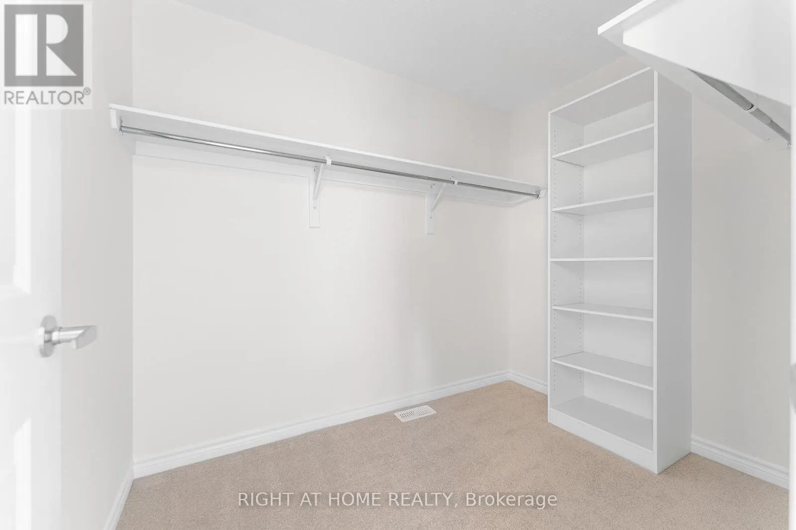 118 LUMEN PLACE