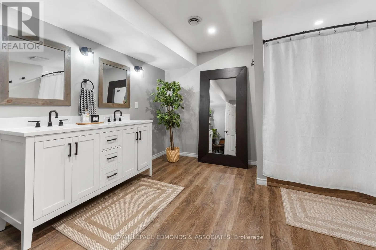 50 BLUE DANUBE WAY