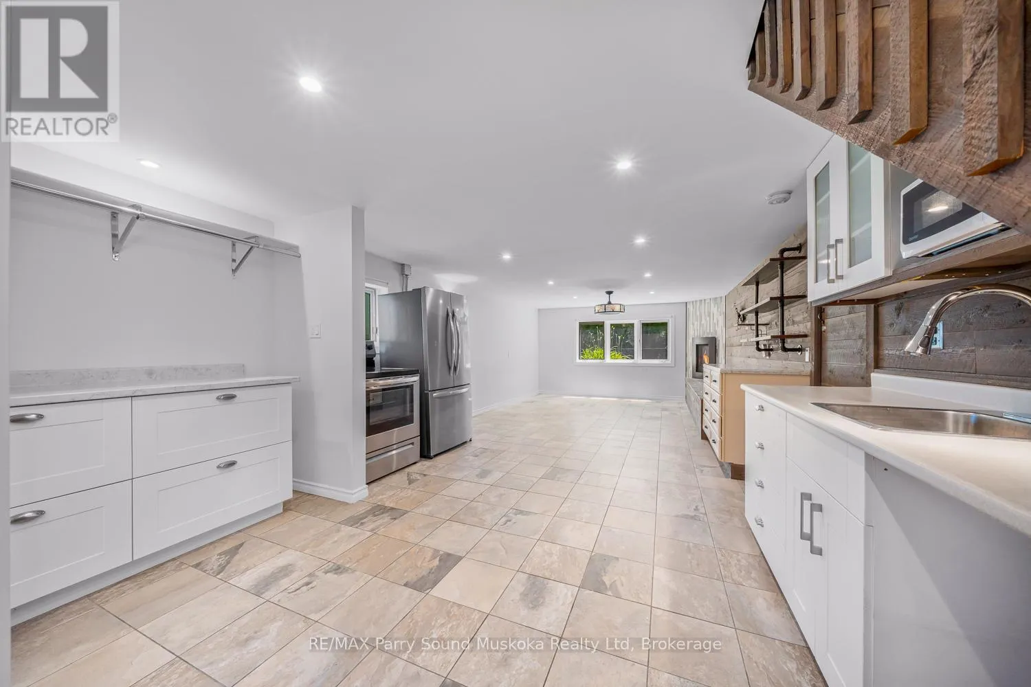 9 ADDIE STREET