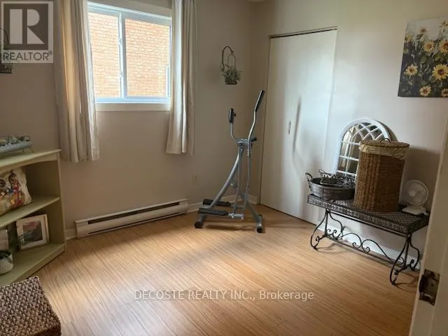 6 - 85 RACE STREET