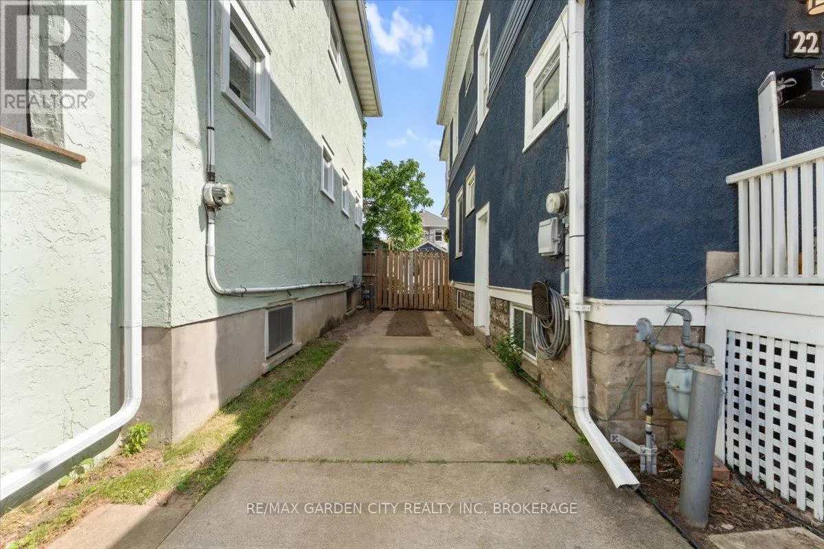 22 CHAPLIN AVENUE