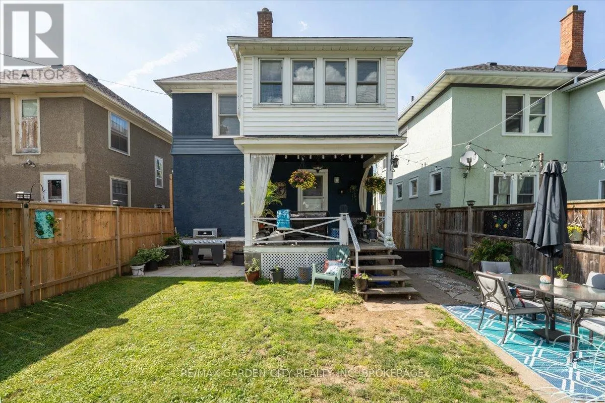 22 CHAPLIN AVENUE