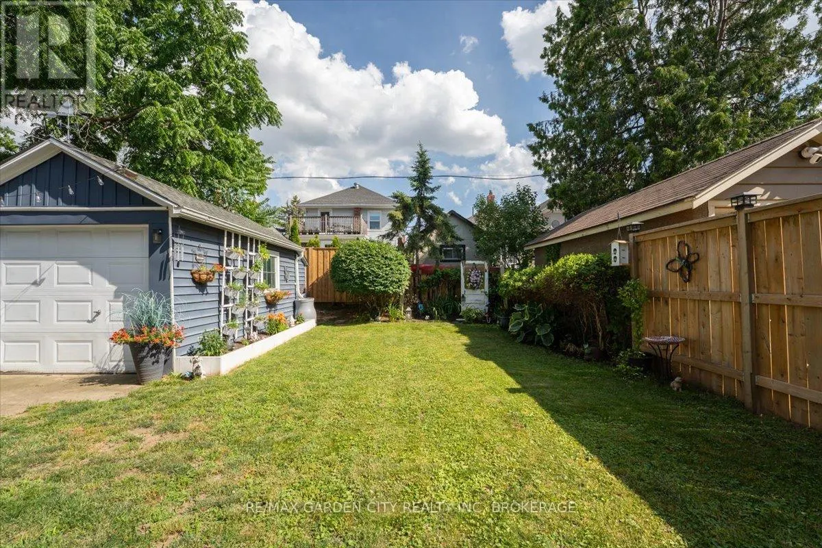 22 CHAPLIN AVENUE