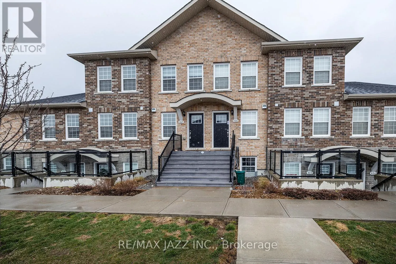 407 - 460 LONSBERRY DRIVE, #407