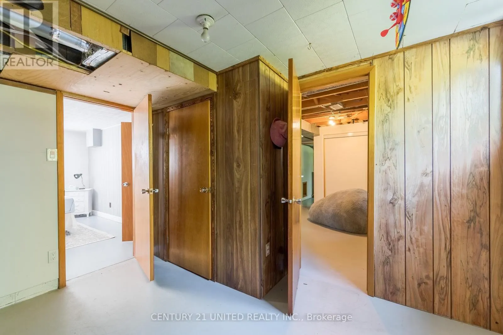 1496 BRADFIELD ROAD