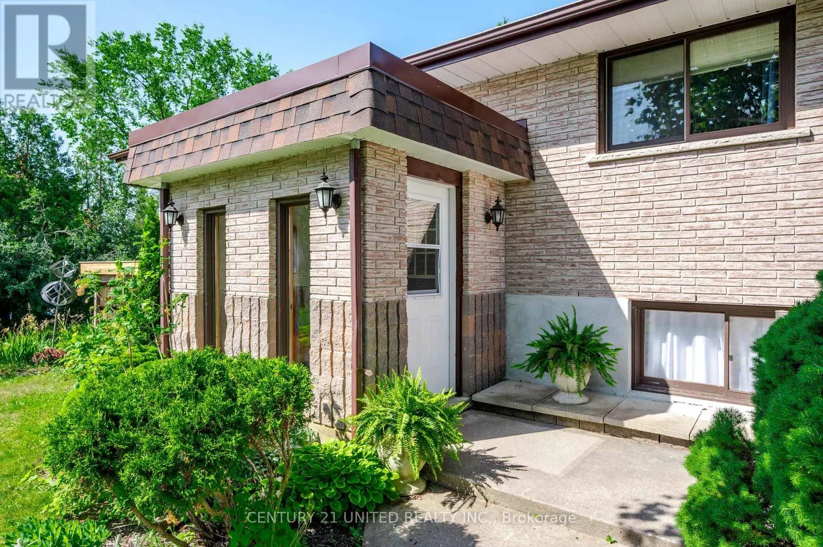 1496 BRADFIELD ROAD