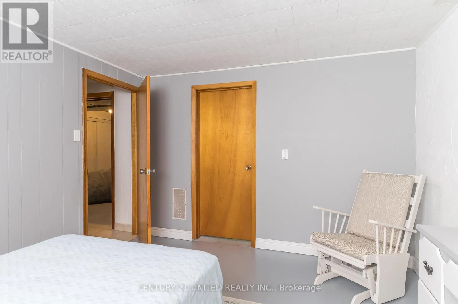 1496 BRADFIELD ROAD