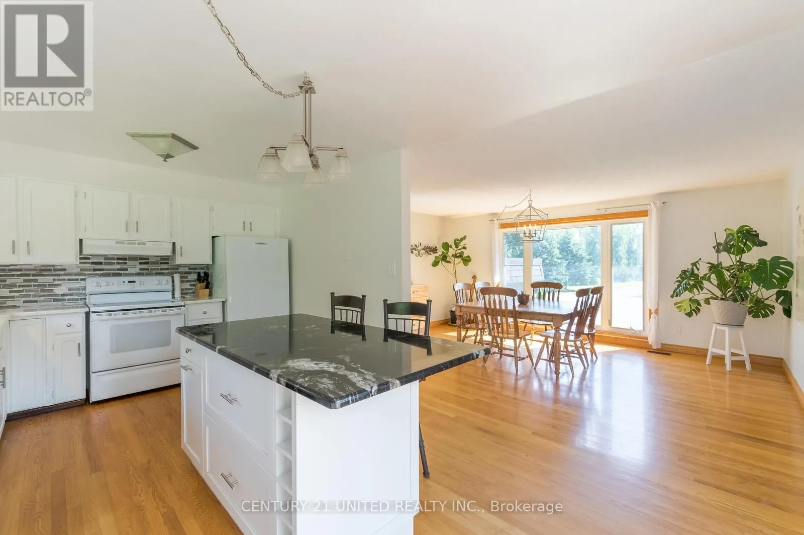 1496 BRADFIELD ROAD
