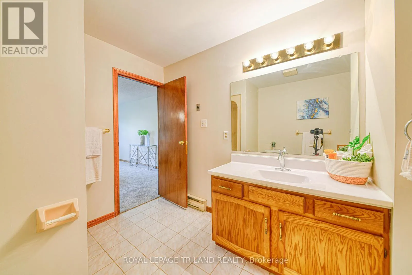 206 - 4 ALBERT STREET, #206
