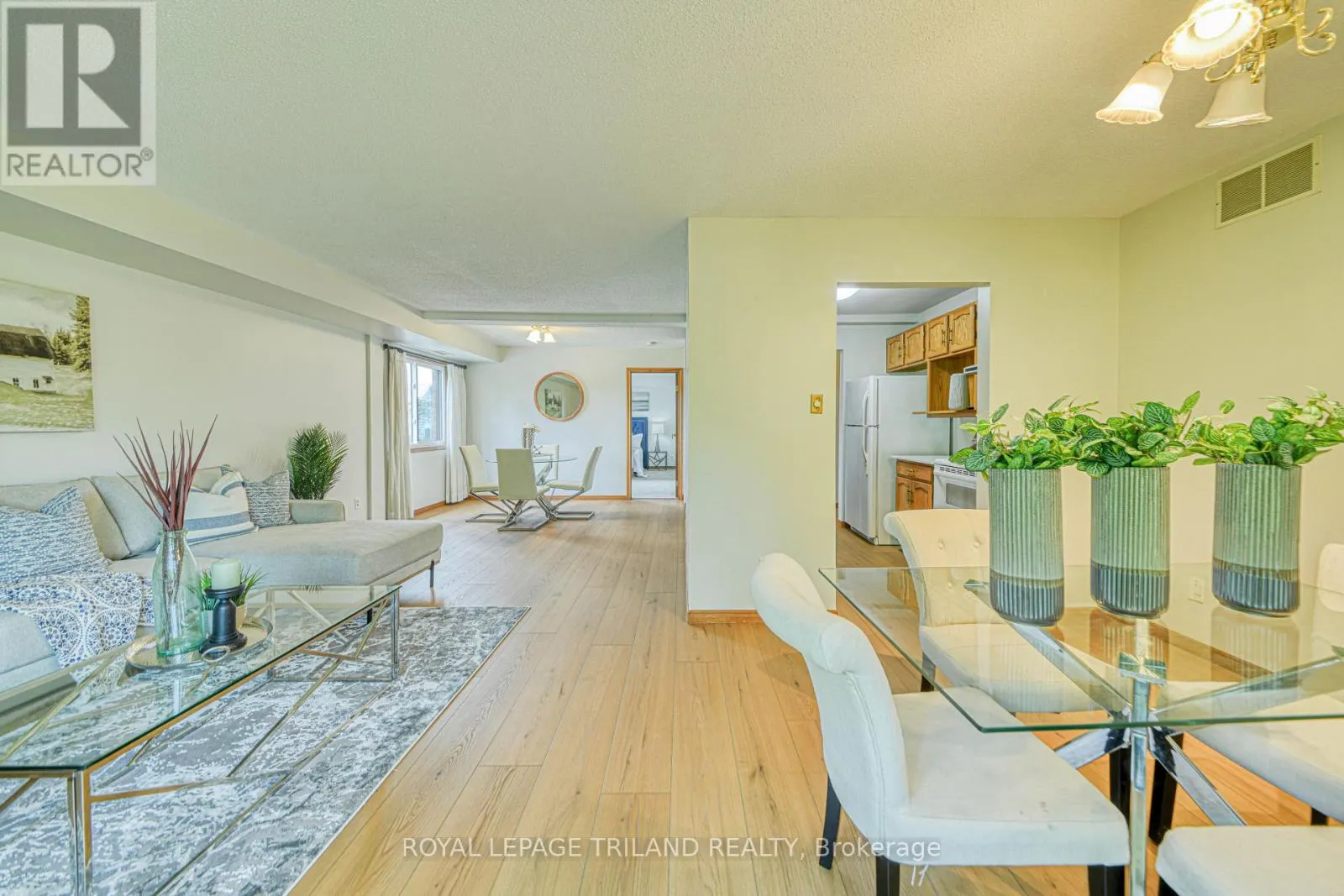 206 - 4 ALBERT STREET, #206