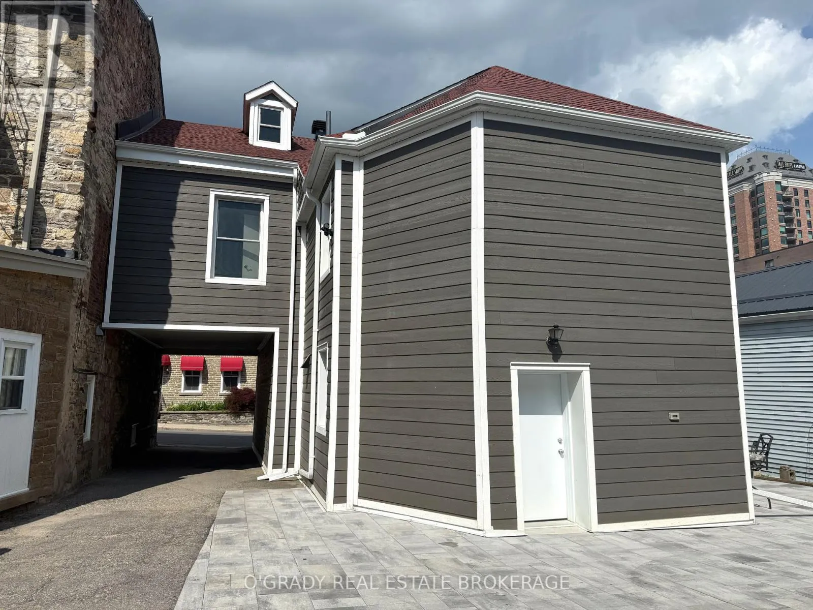 26 APPLE STREET