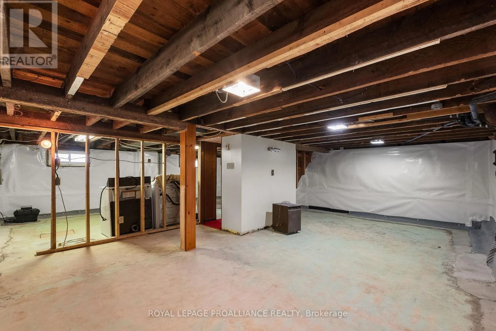 62 JAMES STREET E