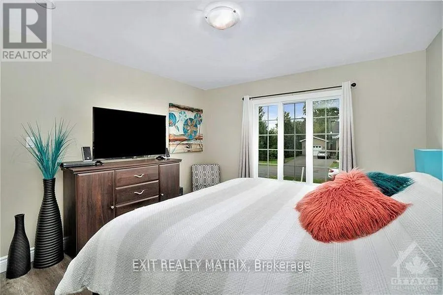 6 TELEGRAPH CRESCENT