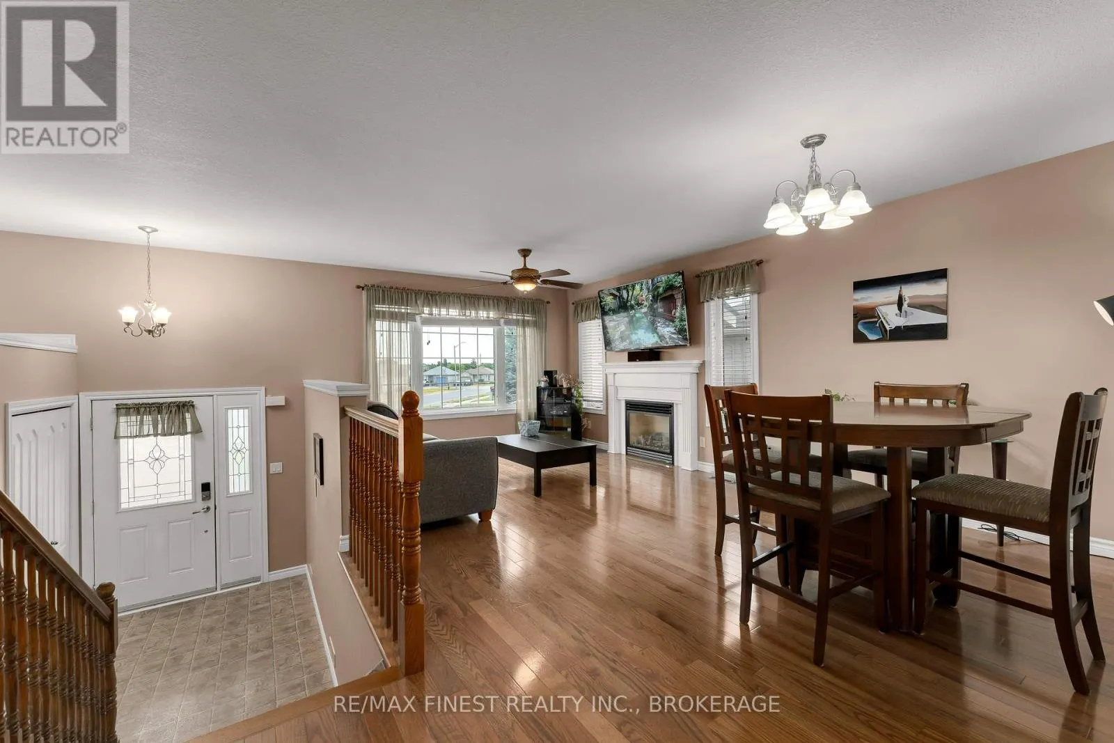 43 FOLLWELL CRESCENT
