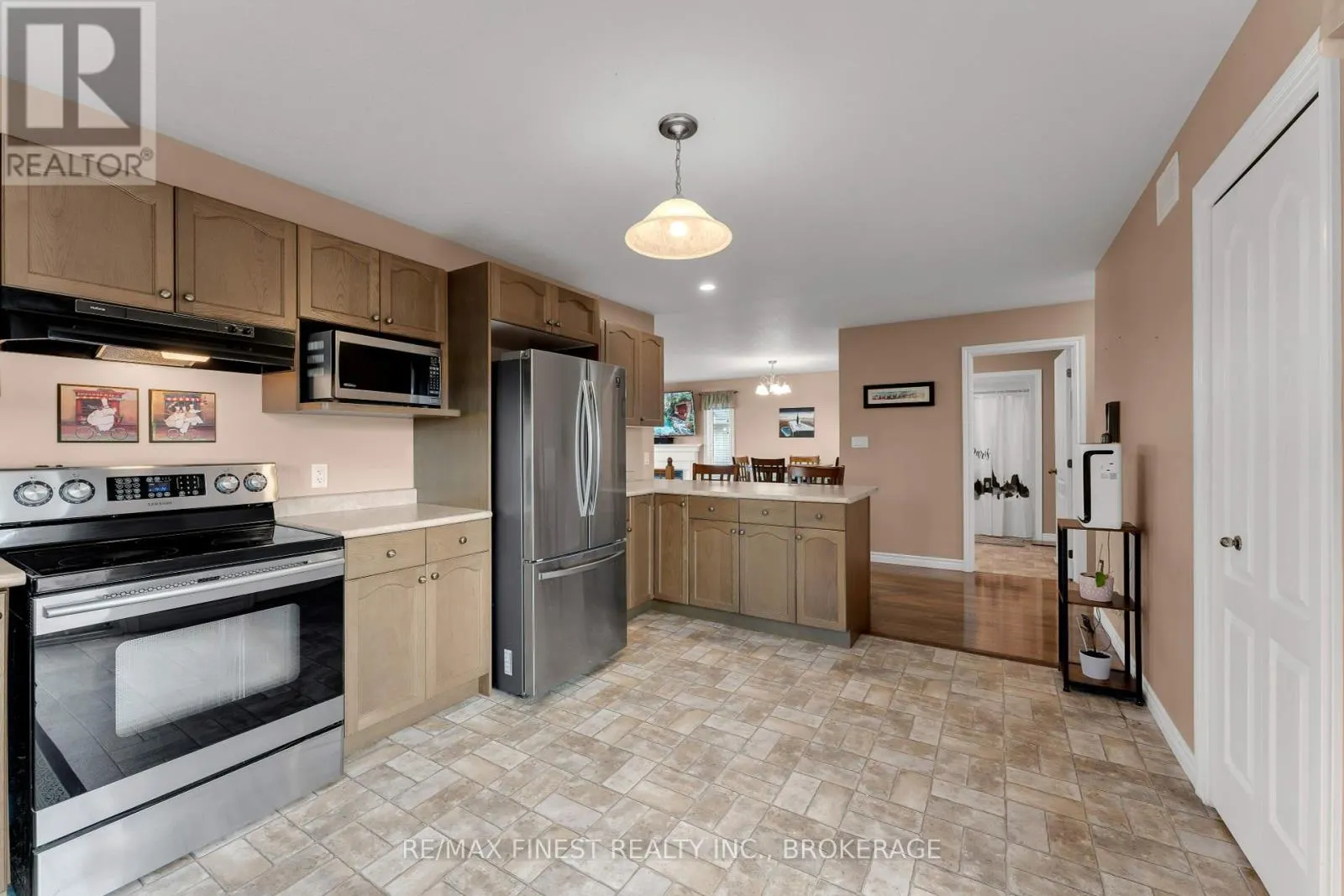 43 FOLLWELL CRESCENT