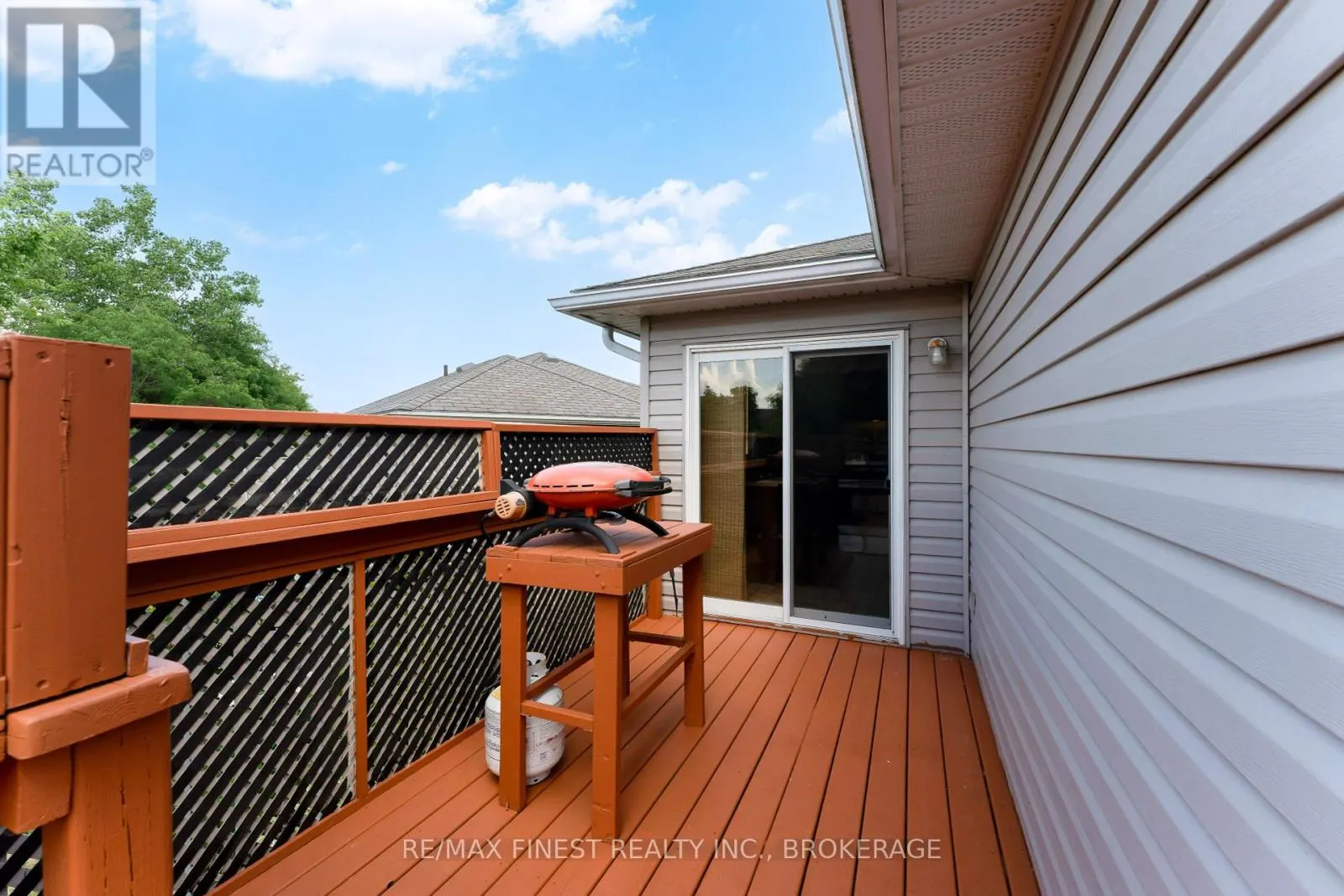 43 FOLLWELL CRESCENT
