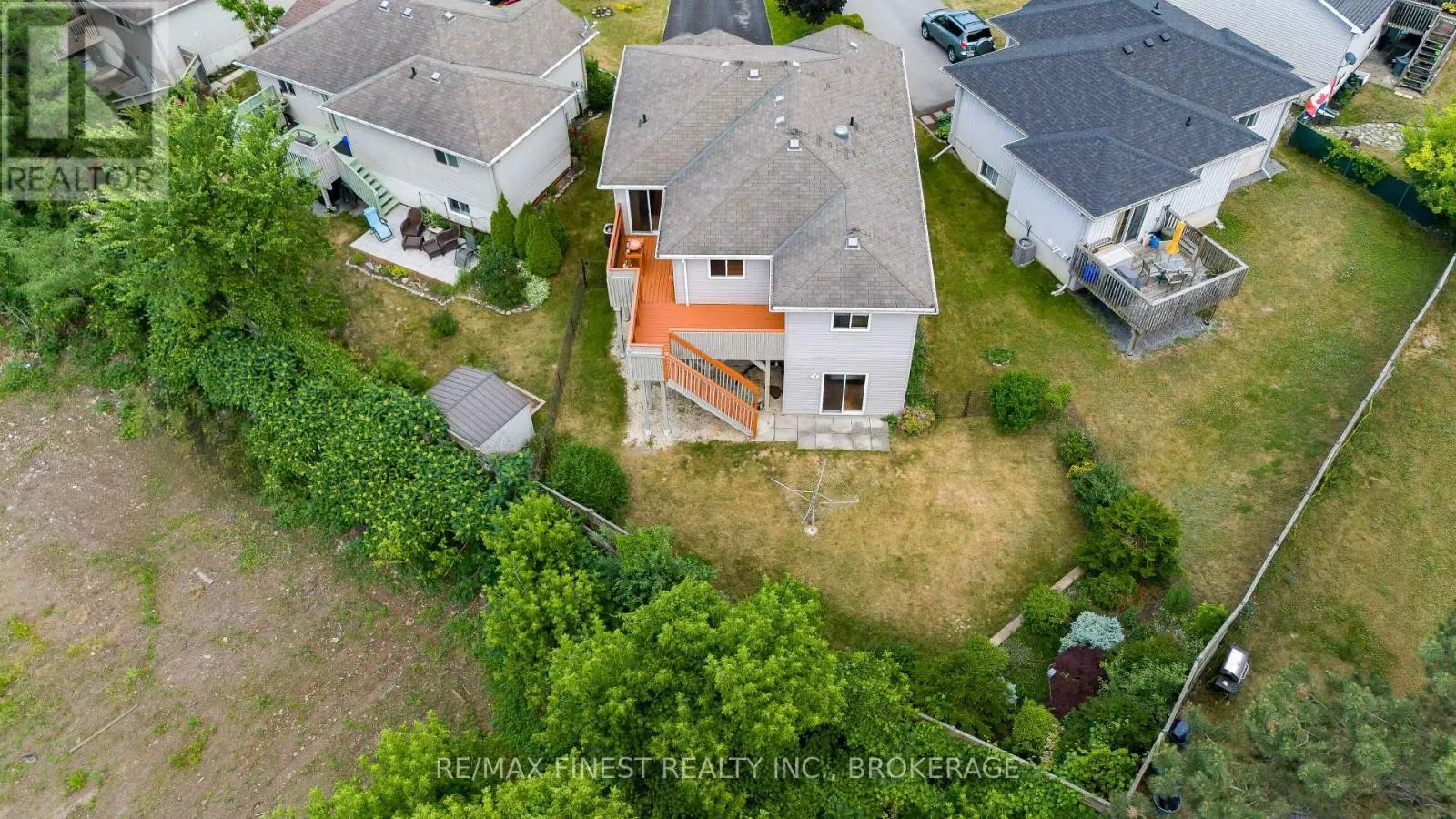 43 FOLLWELL CRESCENT