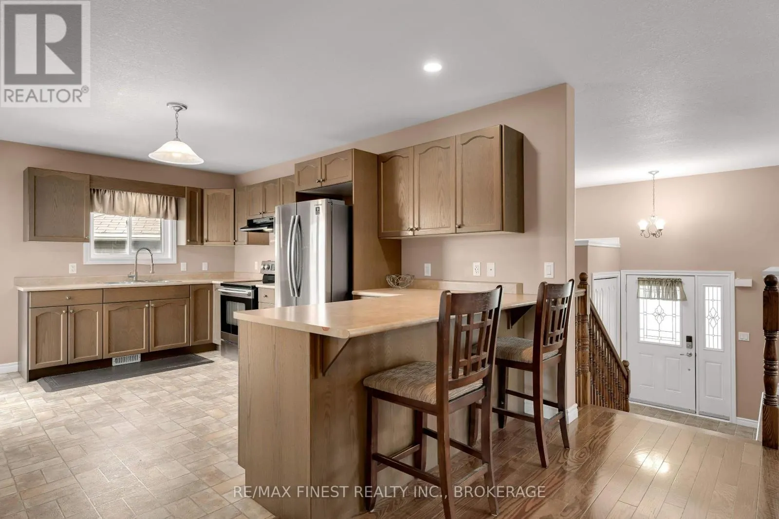 43 FOLLWELL CRESCENT