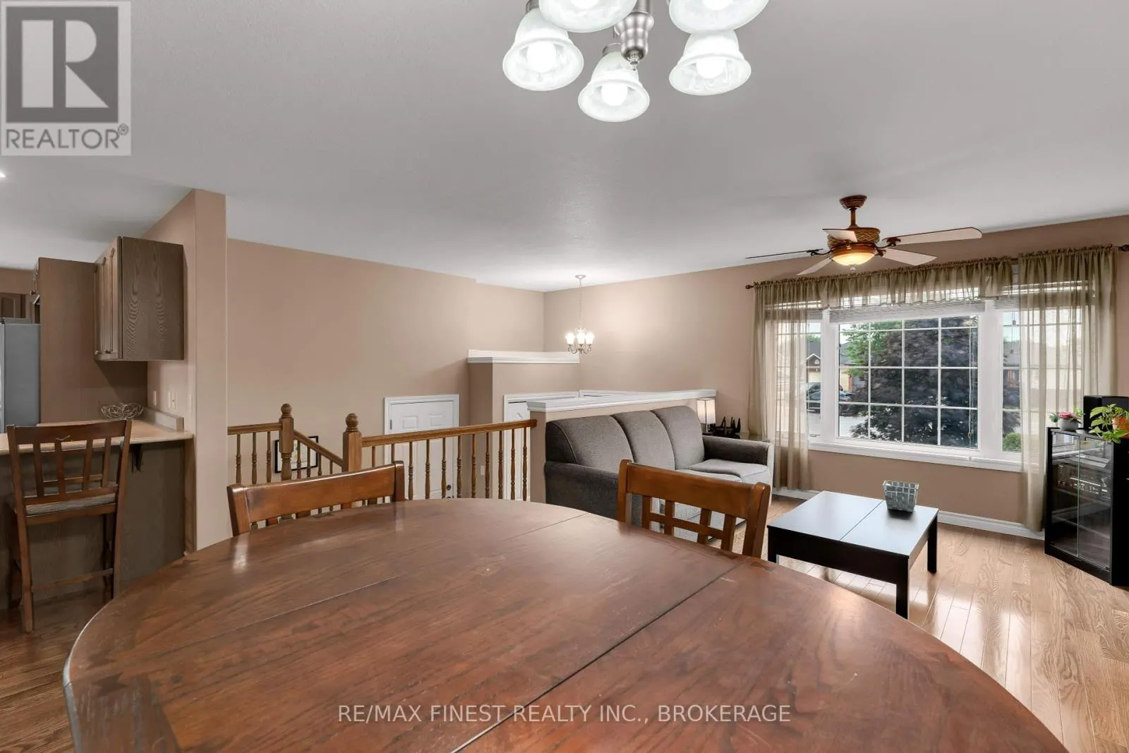 43 FOLLWELL CRESCENT