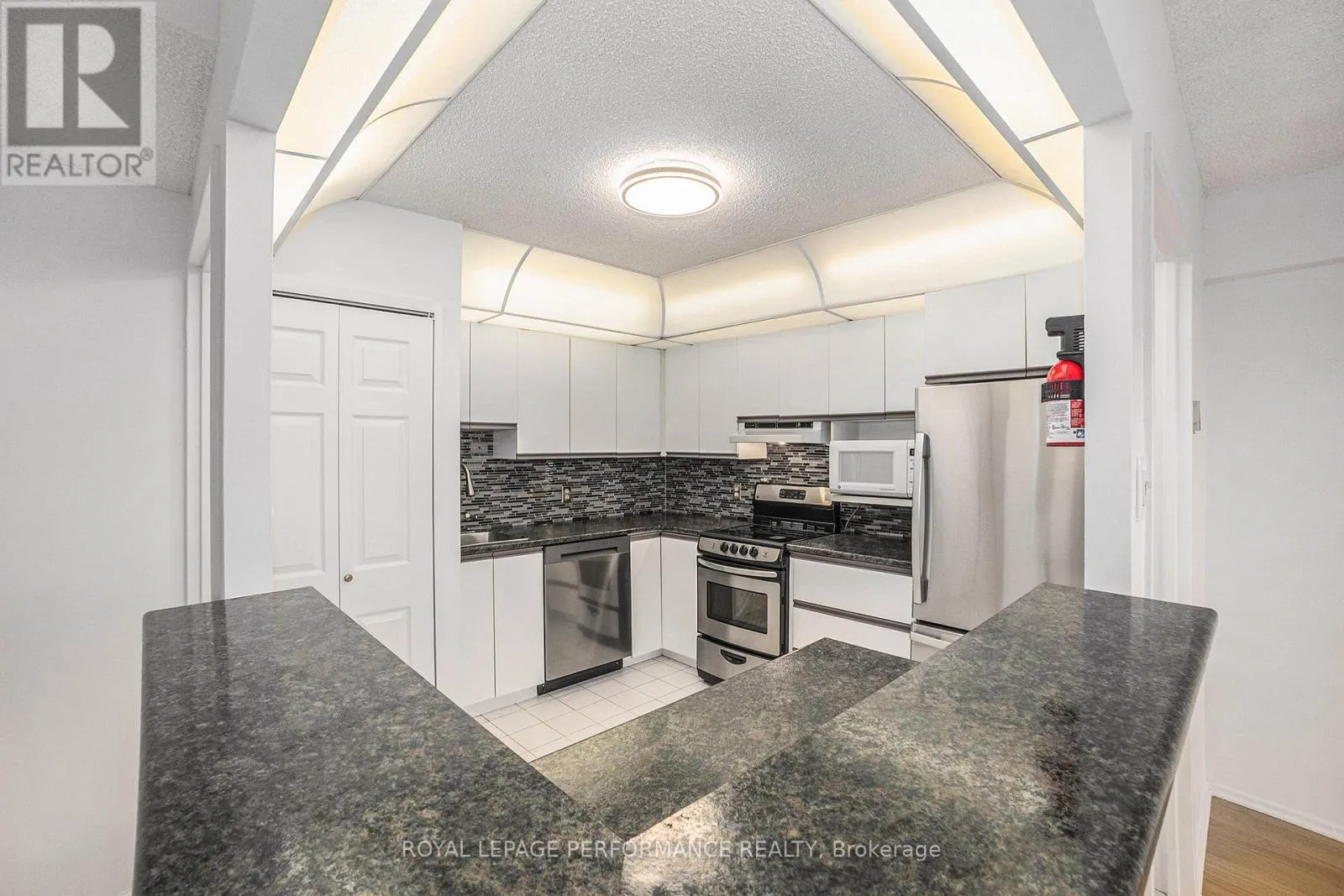 1901 - 1285 CAHILL DRIVE