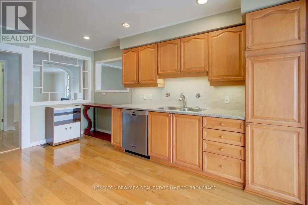 370 STONE STREET S
