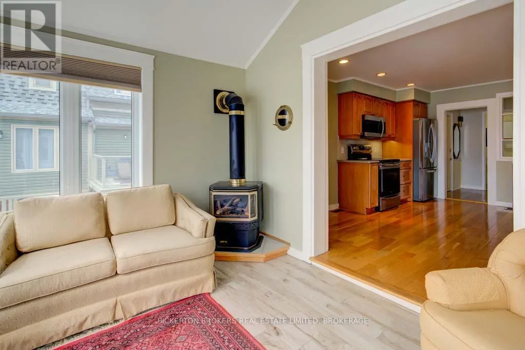 370 STONE STREET S