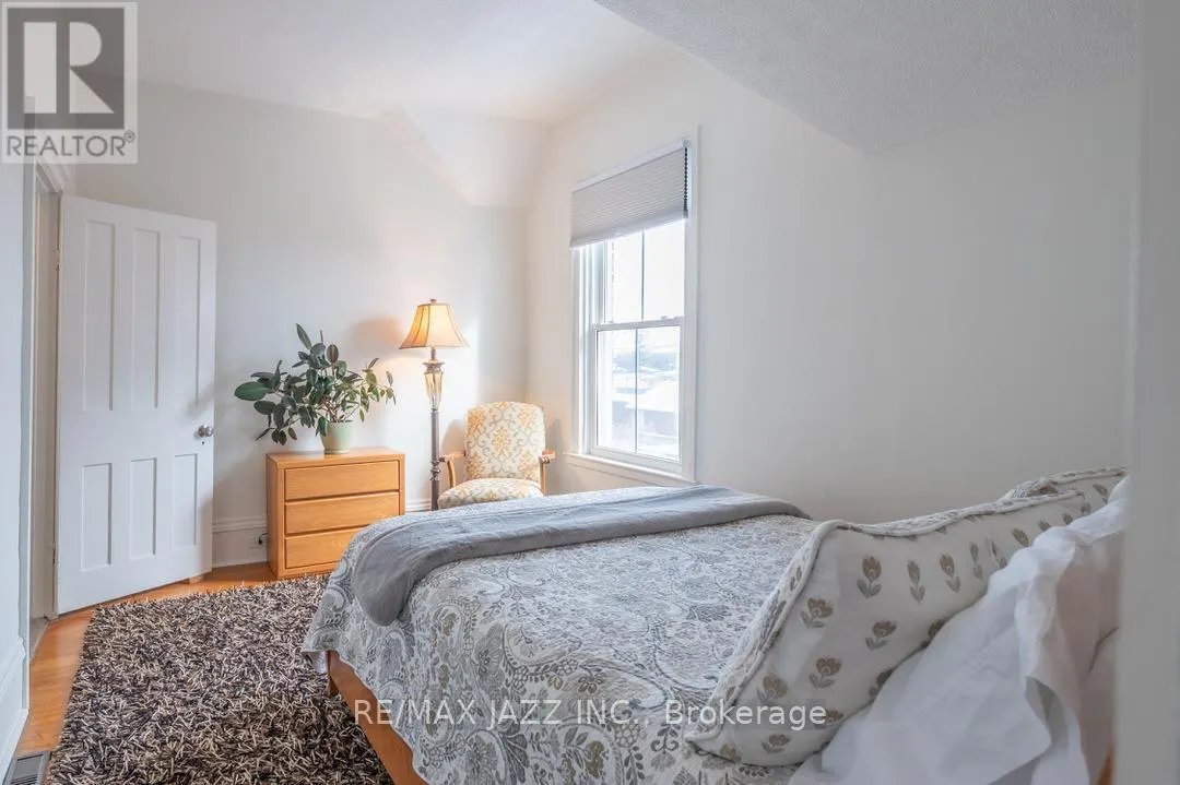 122 RICHARD STREET