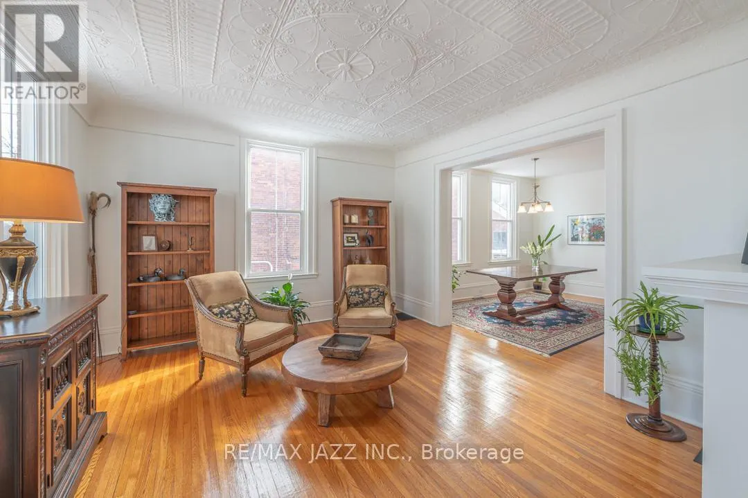 122 RICHARD STREET