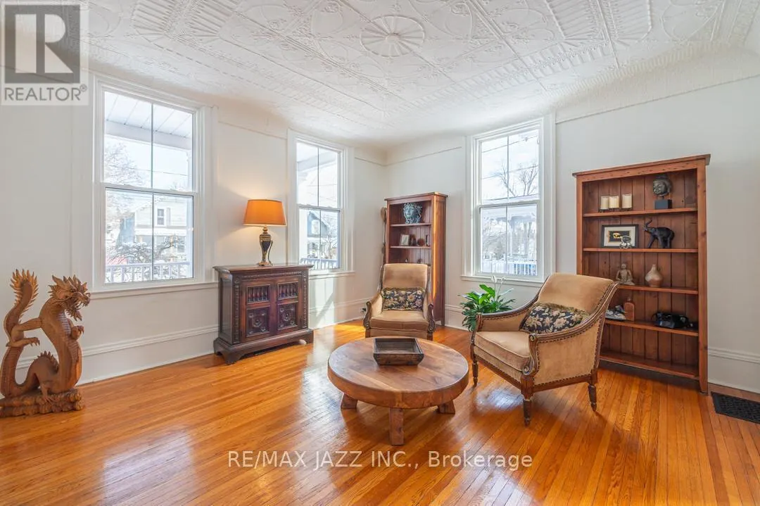 122 RICHARD STREET