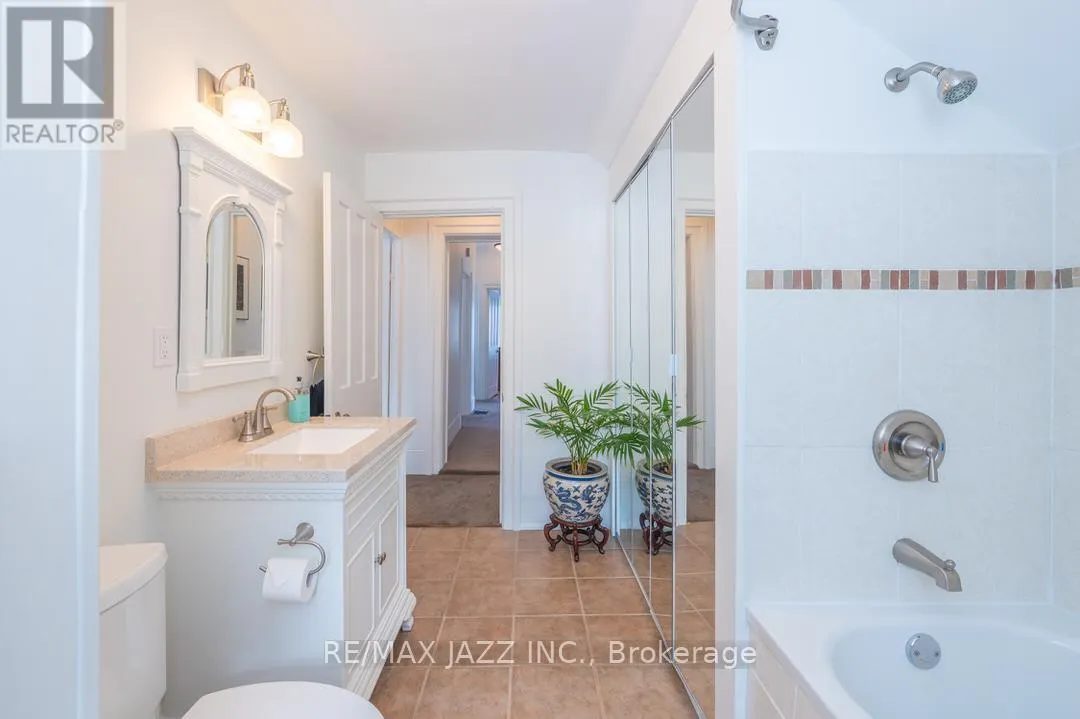 122 RICHARD STREET