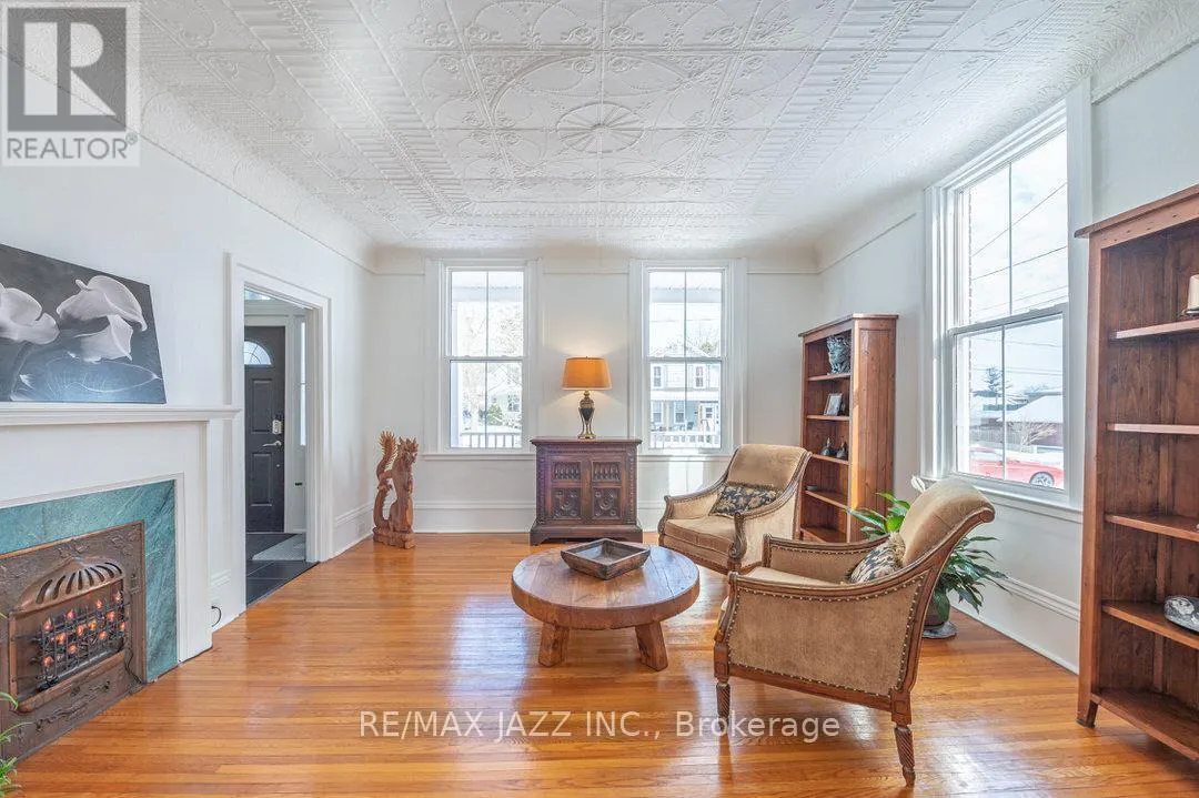122 RICHARD STREET