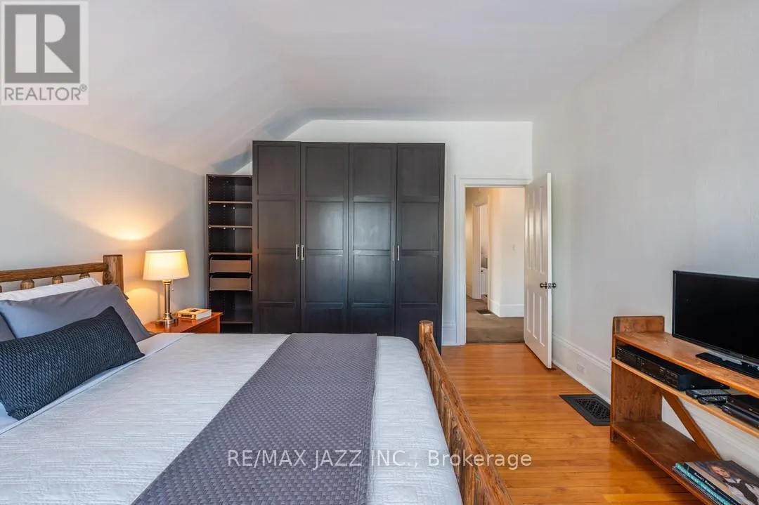 122 RICHARD STREET