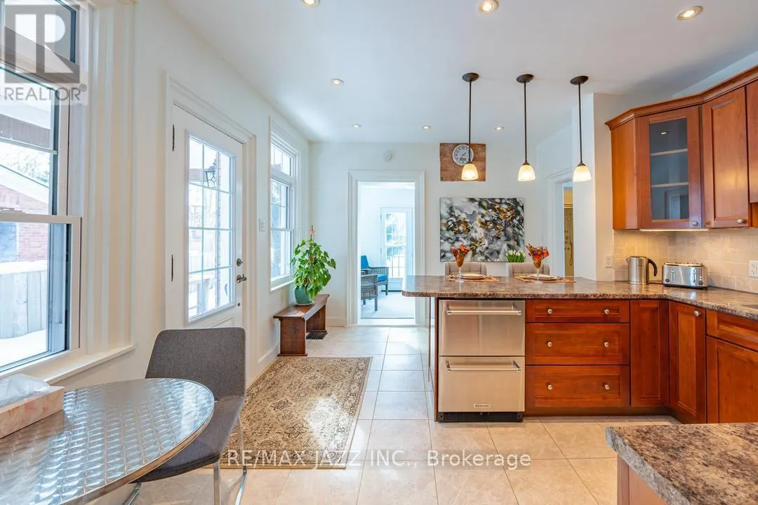 122 RICHARD STREET