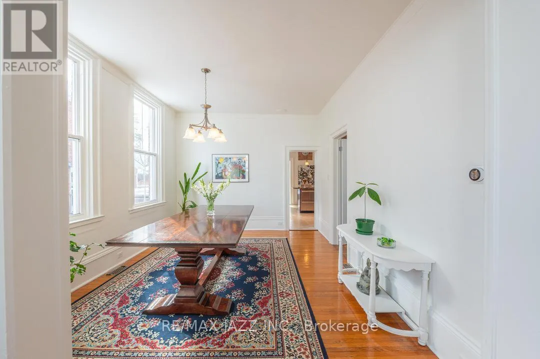 122 RICHARD STREET