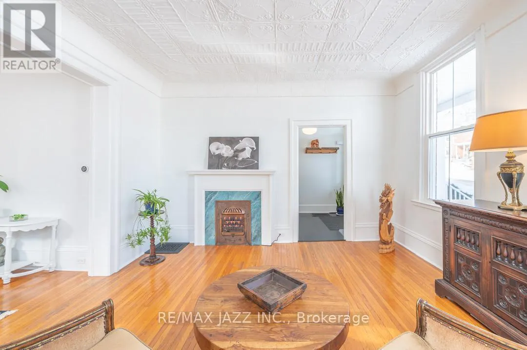 122 RICHARD STREET