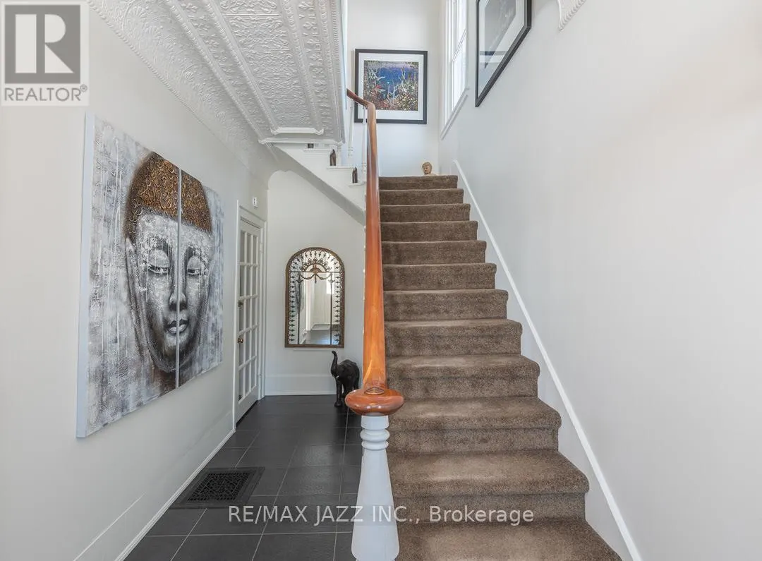122 RICHARD STREET