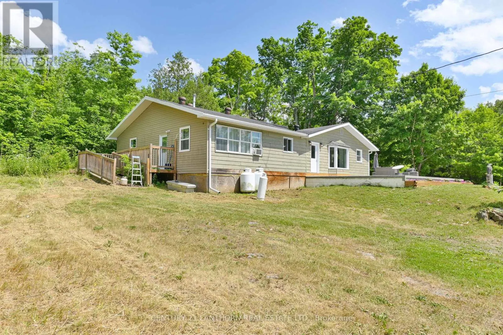932 HUNT CLUB ROAD