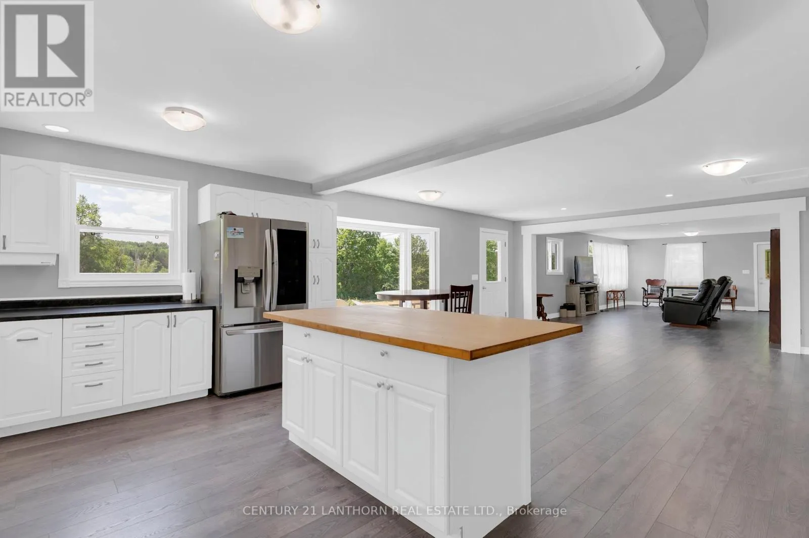 932 HUNT CLUB ROAD