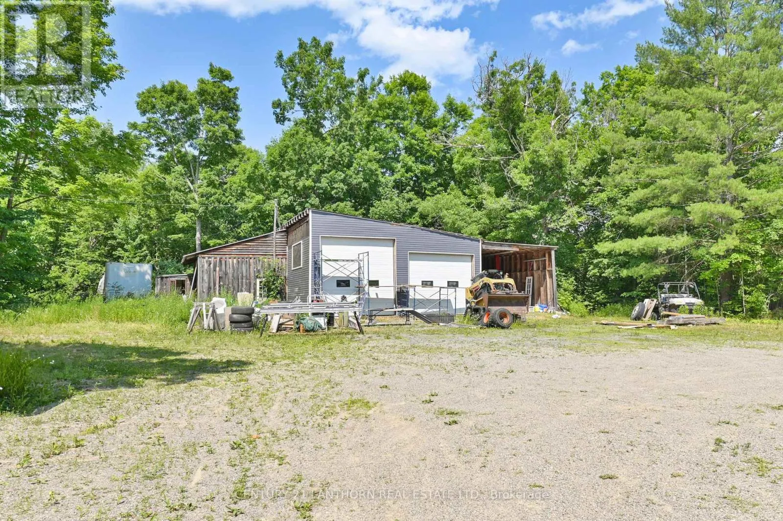 932 HUNT CLUB ROAD