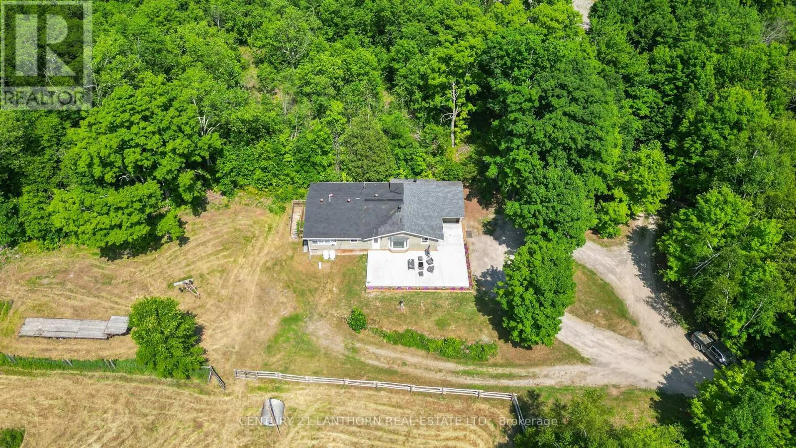 932 HUNT CLUB ROAD