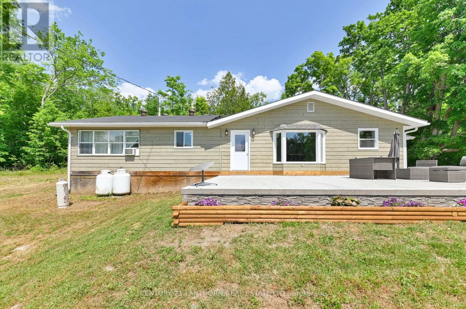 932 HUNT CLUB ROAD